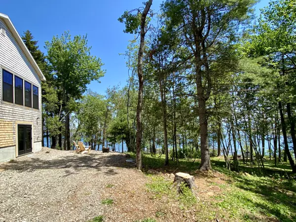 Robbinston, ME 04671,2 Seals Haven LN