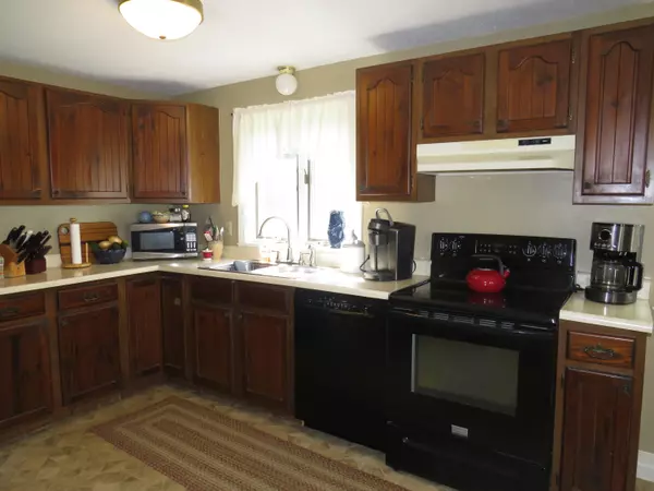 Warren, ME 04864,141 Highland RD