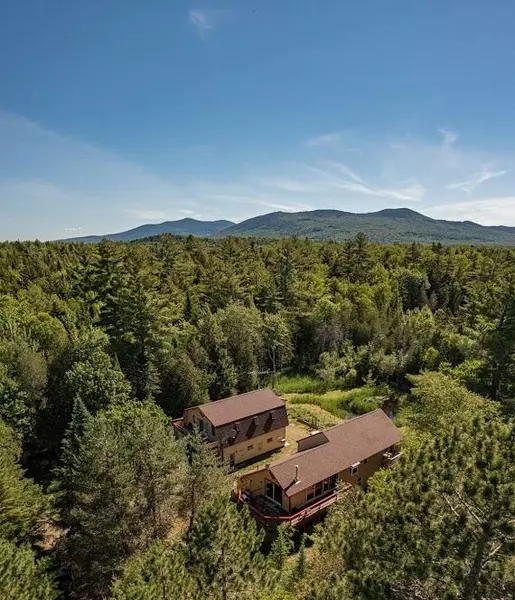25 Coveside RD, Beaver Cove, ME 04441