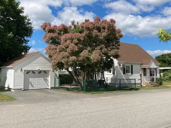 63 Fairlawn AVE, Lewiston, ME 04240