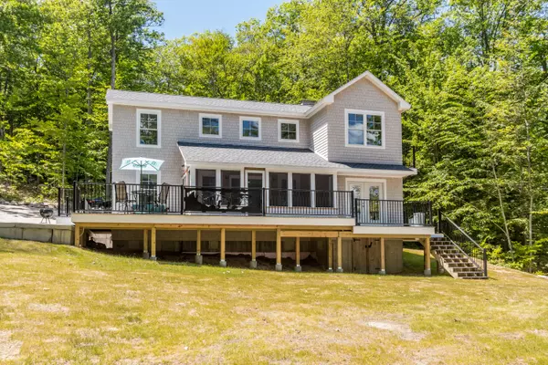 7 Juniper CIR, Bridgton, ME 04009