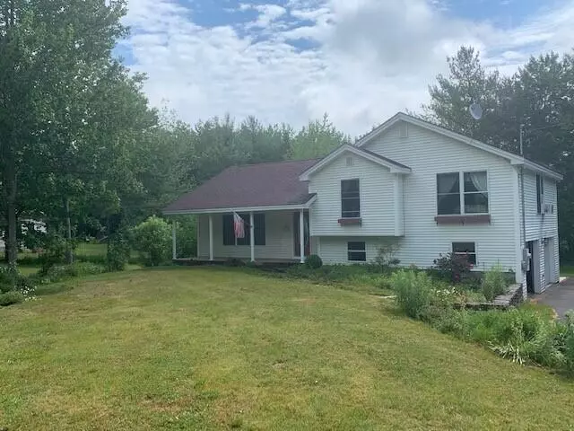 Hermon, ME 04401,667 Bog RD