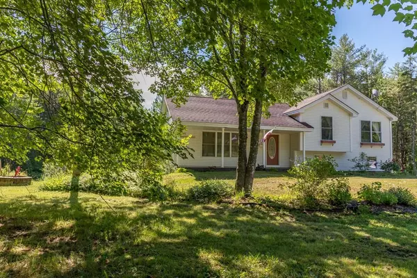 Hermon, ME 04401,667 Bog RD