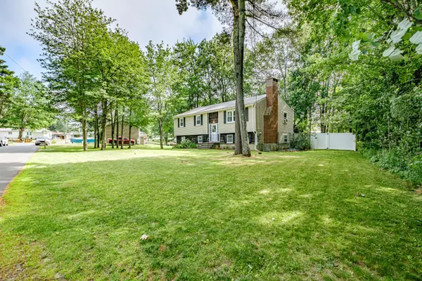 Topsham, ME 04086,6 Wood AVE