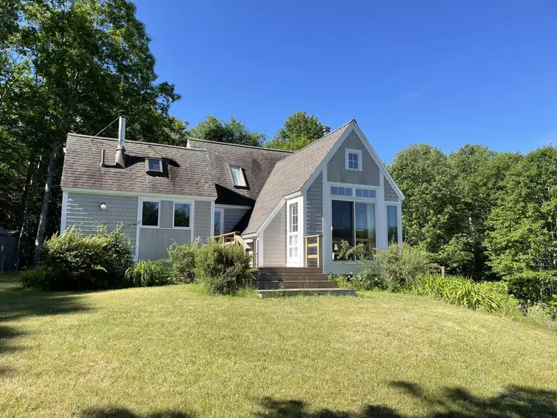 461 Head Tide RD, Whitefield, ME 04353