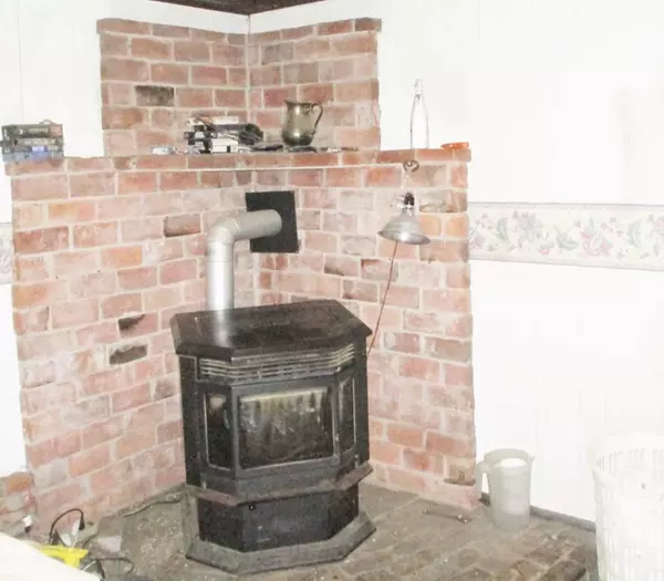 Winthrop, ME 04364,14 Town Hall LN