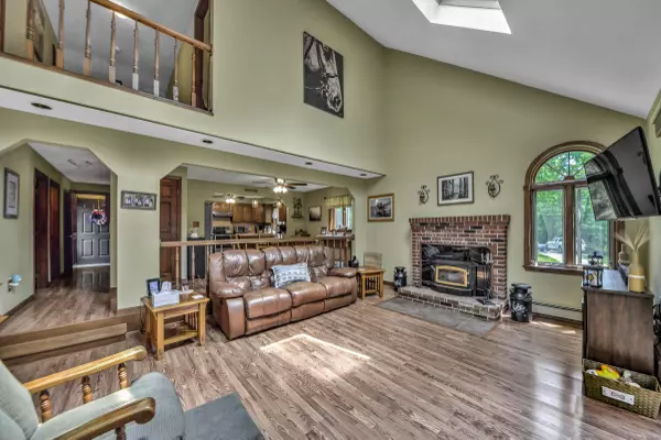 Hartford, ME 04220,15 Mcsherry LN