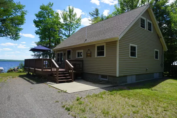 60 Howard Point RD, Lake View Plt, ME 04463