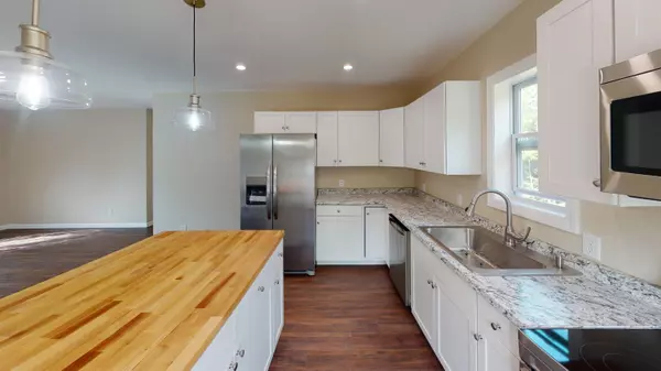 Frankfort, ME 04438,16 Oak Ridge DR