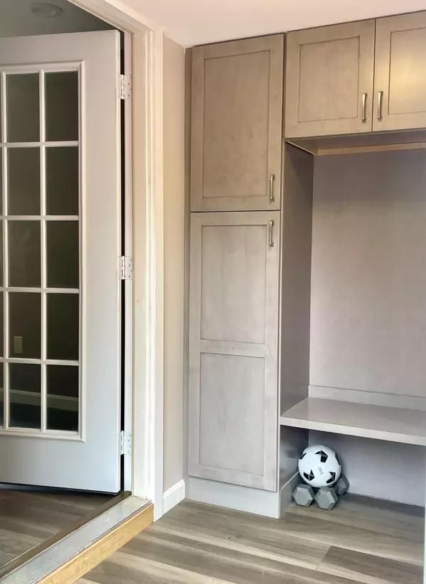 New Gloucester, ME 04260,44 Valerie LN