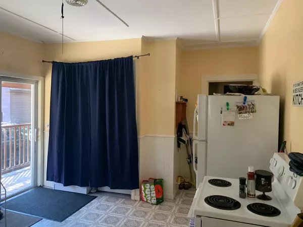 Waterville, ME 04901,16 West ST