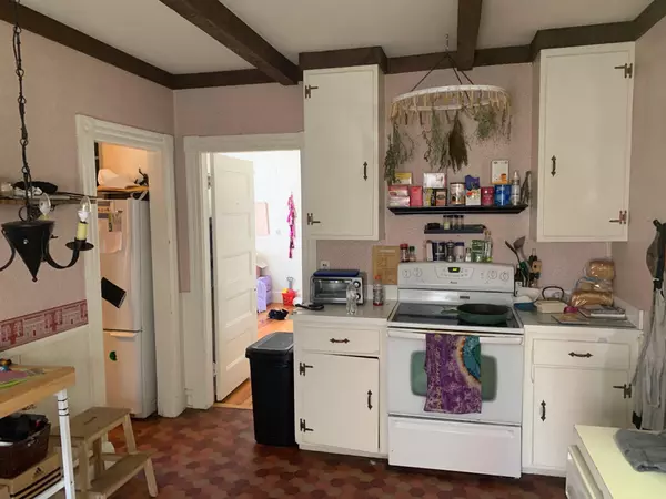 Waterville, ME 04901,14 West ST