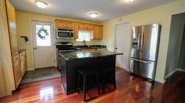 Oakland, ME 04963,52 Heath ST