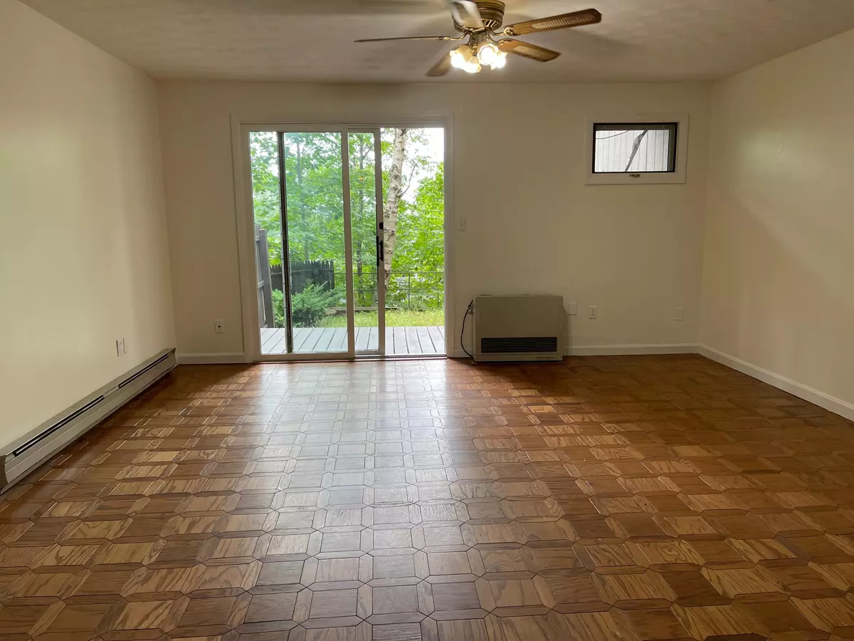 Lewiston, ME 04240,526 East AVE #102