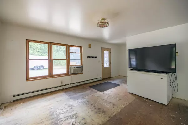 Leeds, ME 04263,227 Kenney RD