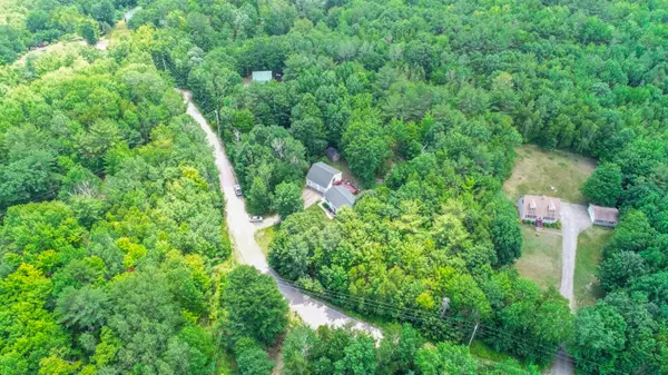 Pittston, ME 04345,24 Country LN