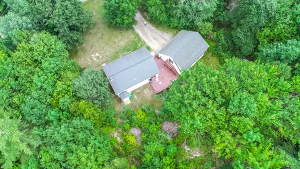 Pittston, ME 04345,24 Country LN