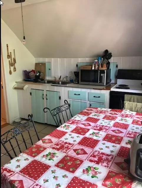 Portland, ME 04103,21 Dorothy ST