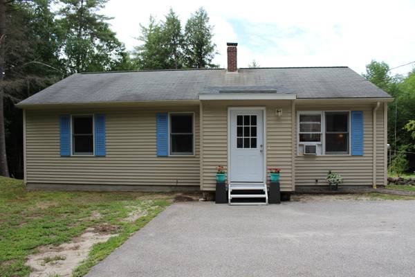 26 Sloans Cove RD, Raymond, ME 04071