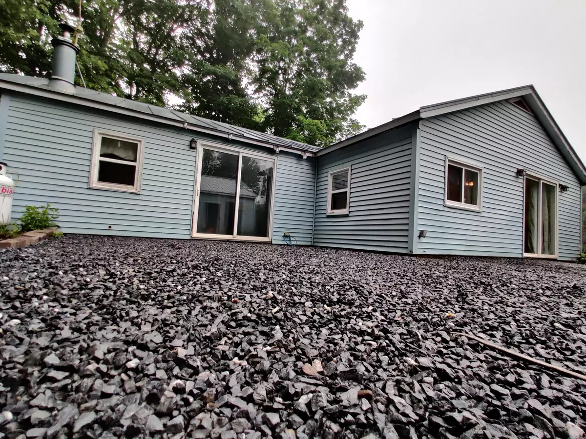 Oakland, ME 04963,286 Oak ST