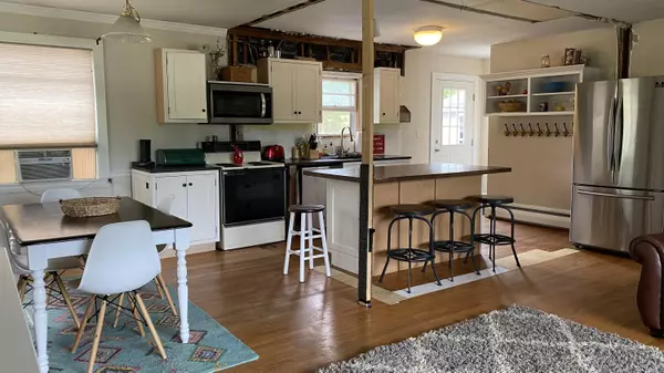 North Yarmouth, ME 04097,560 Walnut Hill RD