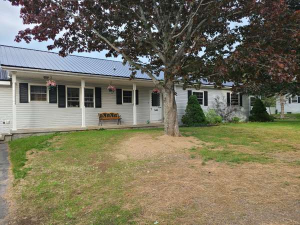 9 Birch ST, Baileyville, ME 04694