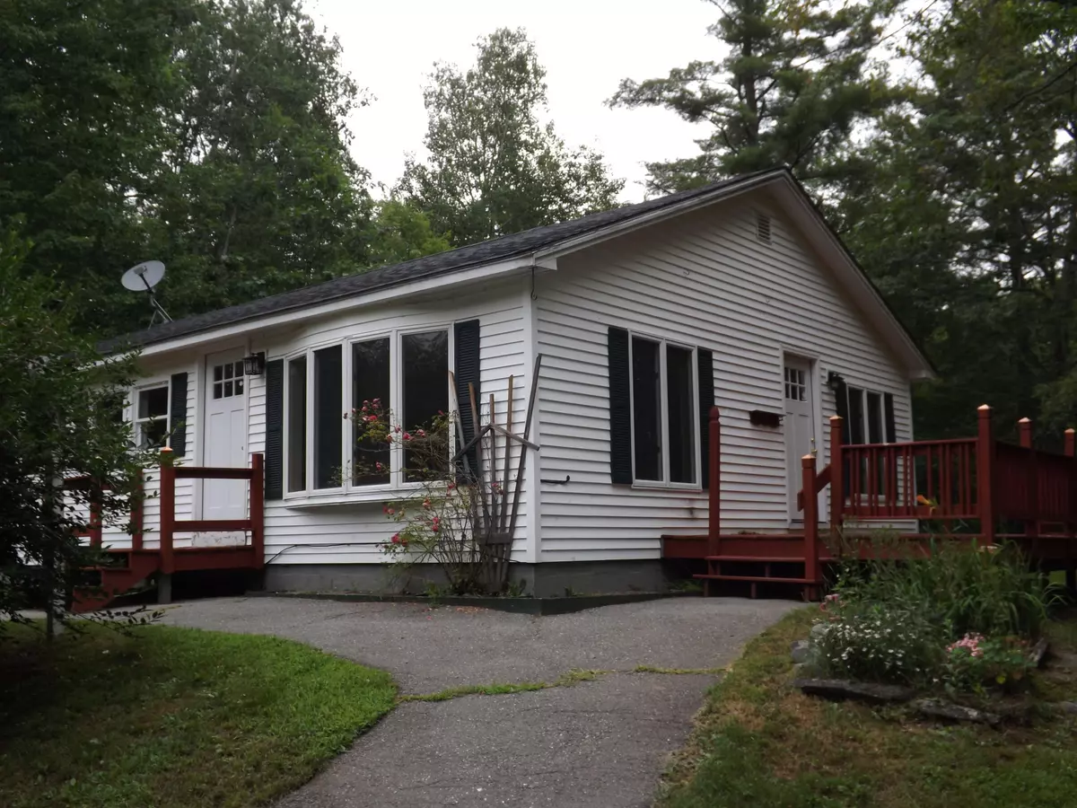 Searsmont, ME 04973,667 New England RD