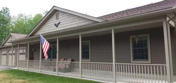 Sidney, ME 04330,68 Garrett WAY