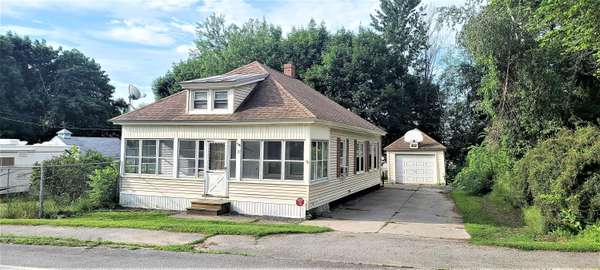 97 Clinton AVE, Winslow, ME 04901