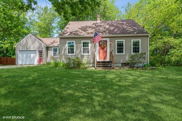 21 Alfred RD, Kennebunk, ME 04043