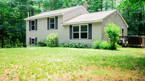 New Gloucester, ME 04260,86 Waterman DR