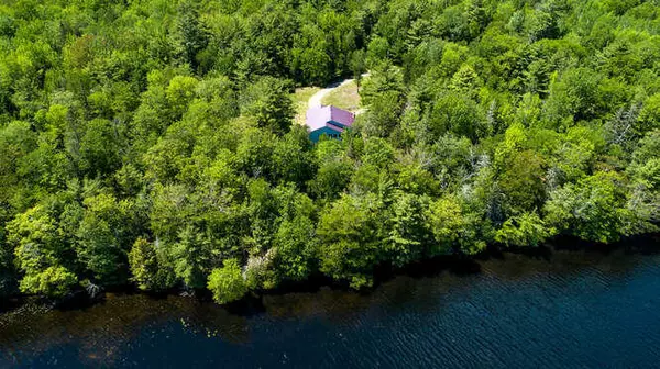 Orland, ME 04472,439 Mast Hill RD