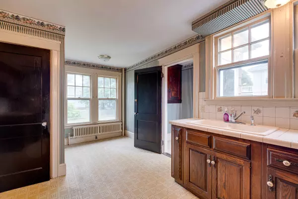 South Portland, ME 04106,844 Broadway