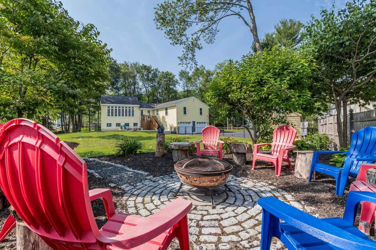 South Portland, ME 04106,5 Colony LN