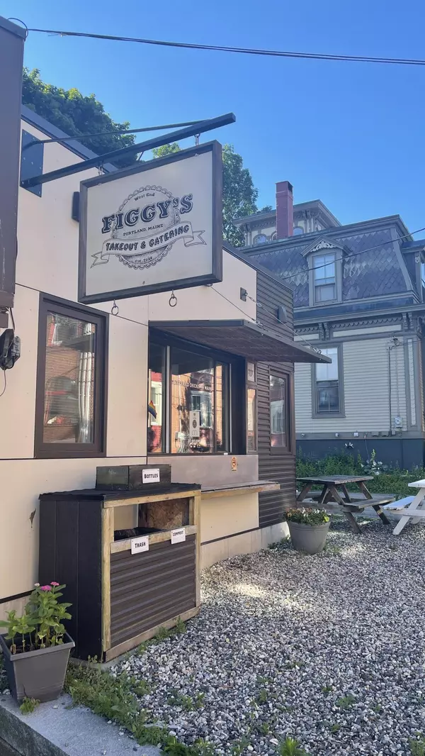 Portland, ME 04102,722 Congress ST