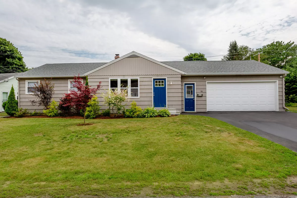 Topsham, ME 04086,16 Garden DR