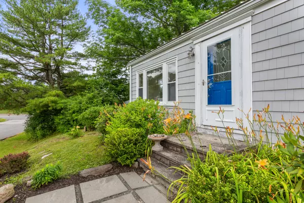 Portland, ME 04102,151 Colonial RD