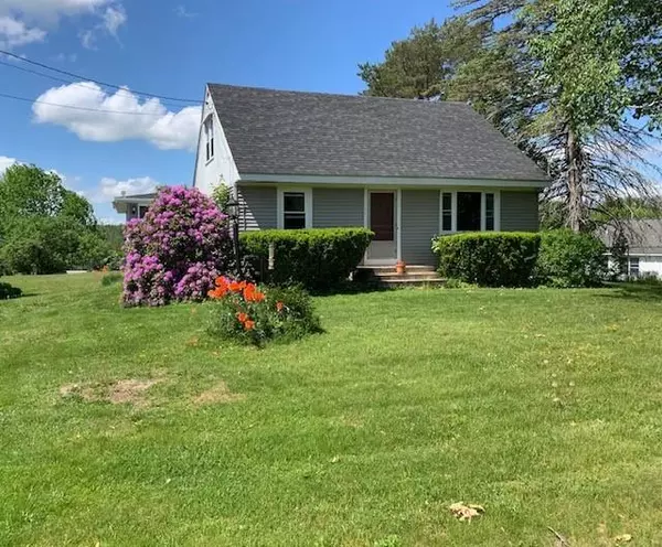 1035 Pittston School ST, Pittston, ME 04345