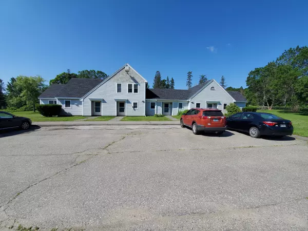 Thomaston, ME 04861,26 Brooklyn Heights RD