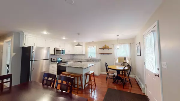 West Gardiner, ME 04345,25 Springvale RD