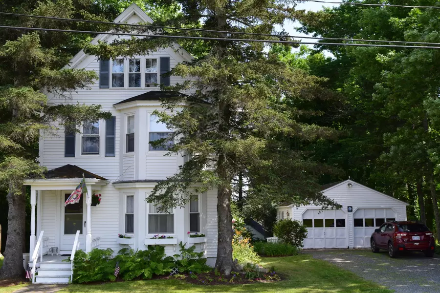 11 Court ST, Castine, ME 04421
