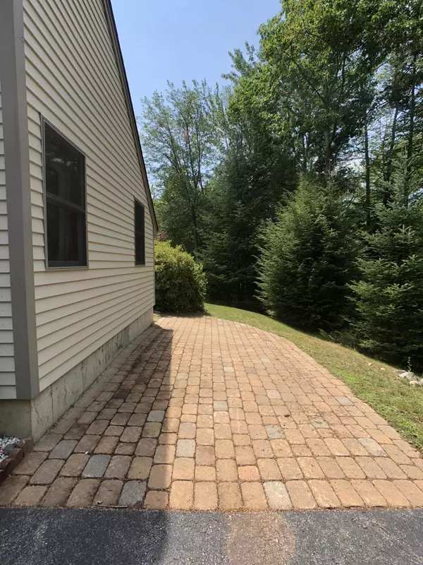 Brunswick, ME 04011,2 Kimberley CIR