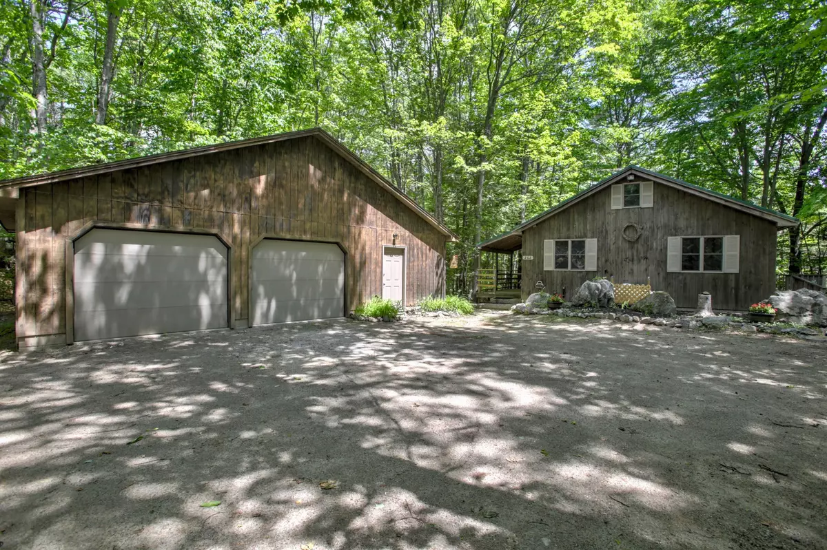 Naples, ME 04055,262 Sebago RD