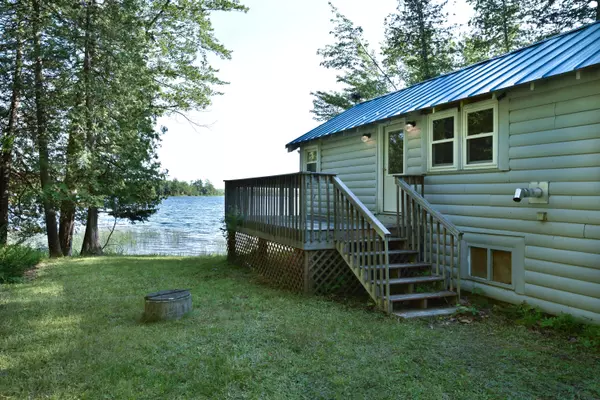 114 Smith RD, Hudson, ME 04449