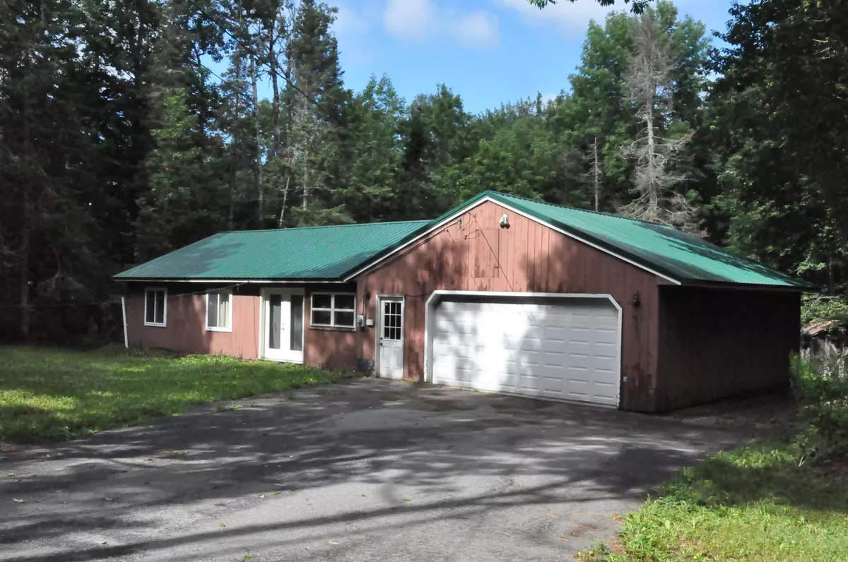 Hampden, ME 04444,192 Patterson RD