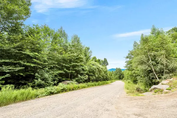 Kingfield, ME 04947,15 Hikers Way