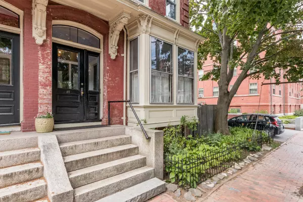 Portland, ME 04102,87 Pine ST