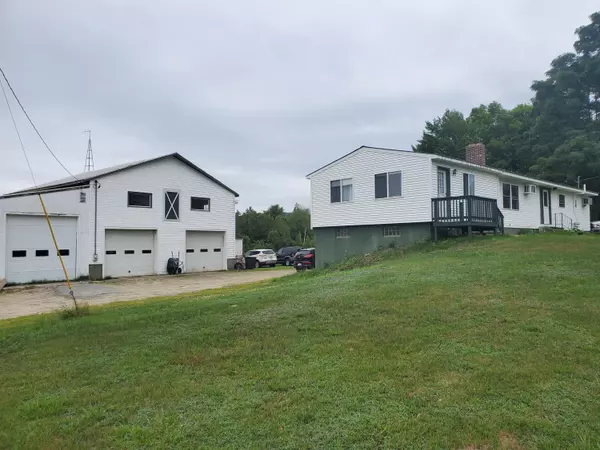 56 Pine ST, Mexico, ME 04257