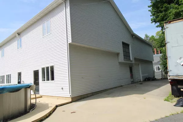 Oakland, ME 04963,58 Church ST