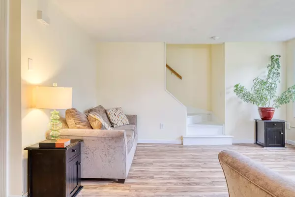 Portland, ME 04102,13 Dale CT #13